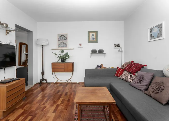 Sunny Reykjavik Apartment
